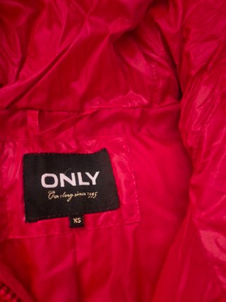 Plumífero ONLY acolchado rojo Talla XS