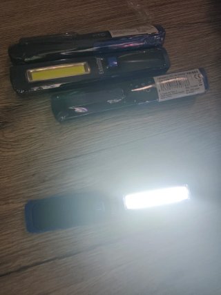 Linterna de trabajo azul con imán