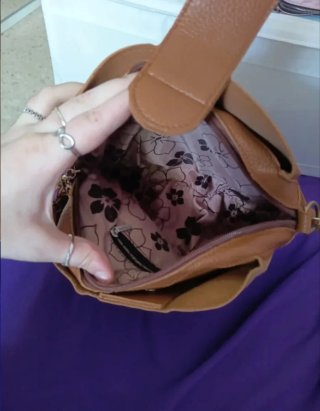 Bolso marrón tipo mochila