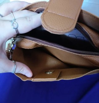 Bolso marrón tipo mochila