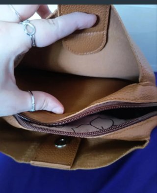 Bolso marrón tipo mochila