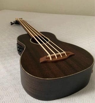 Bajo Ukelele Baton Rouge
