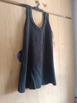 TOP ZARA PEDRERÍA GRIS TALLA S- NUEVO CON ETIQUETA