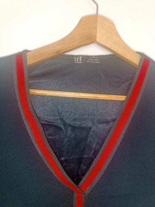 Vestido negro Zara con detalles rojos