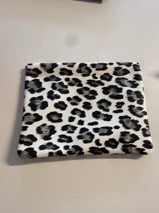 Portafoglio con stampa leopardata