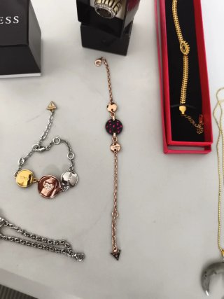 Conjunto de Joyería Guess