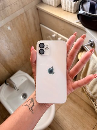 iPhone 12 Apple