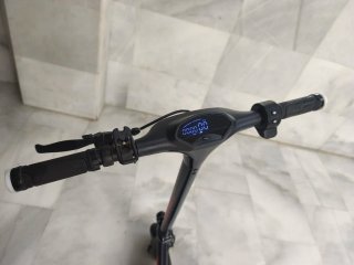 Patinete Eléctrico Red Bull + Cargador