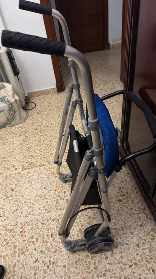 Andador con asiento de aluminio