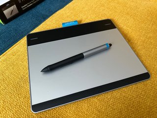 Tableta Gráfica Wacom Intuos Pen & Touch Small