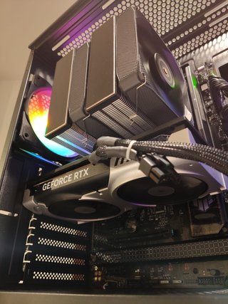 Ordenador gaming / Ryzen 9600x RTX 5060ti 1TB 32GB