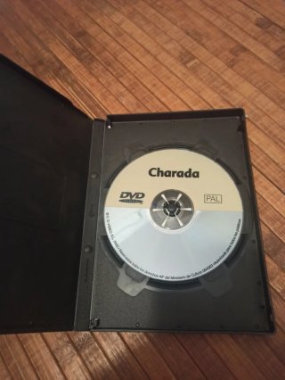 Película Charada, Castellano y Ingles DVD