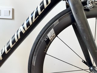 Bicicleta Specialized Tarmac Carbono T56, negra