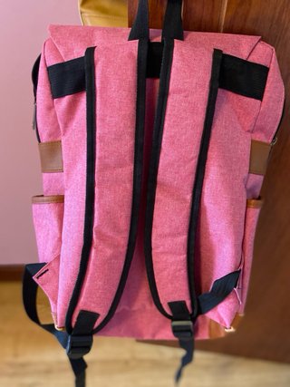 Mochila escolar rosa con detalles marrones