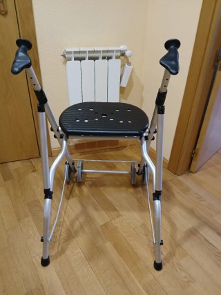 Andador adulto aluminio con asiento