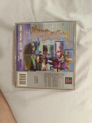 Juego PS1 Spyro Year of the Dragon completo.