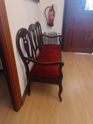 Banco antiguo de entrada madera y terciopelo