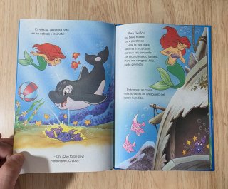 Clásico cuento Disney.Ariel y su amigo Spot.Salvat