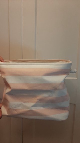 Caja de almacenaje de tela a rayas