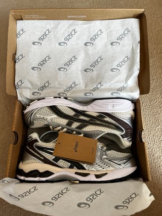 Asics Kayano 14 Blancas/Negras Talla 42