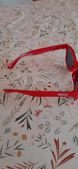 Gafas de sol rojas