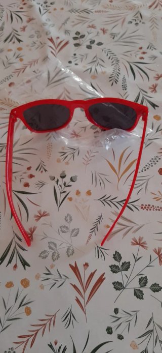 Gafas de sol rojas