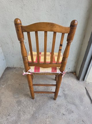 6 Sillas de madera con asiento de tela