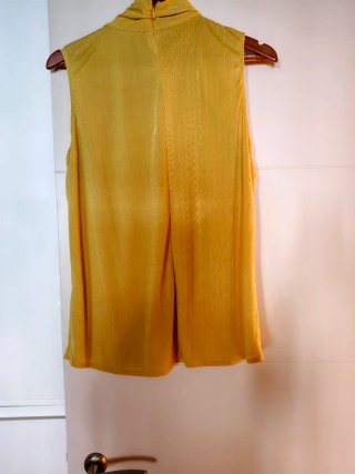 Blusa satinada verde lima Talla L