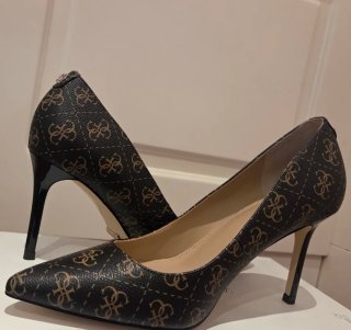 Zapatos aguja Guess, modelo Dabbey 2,
