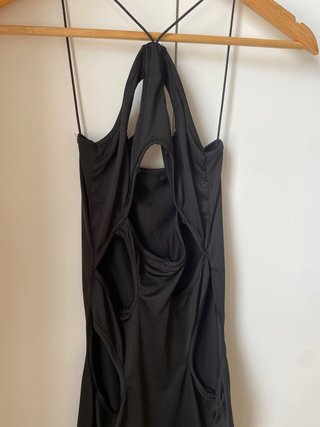 Vestido negro con tirantes