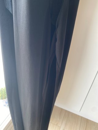 Vestido negro con tirantes