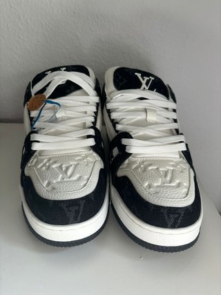 Zapatillas Louis Vuitton Blancas y Negras