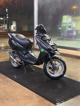 BETA ARK 49cc-70cc Scooter  CAMBIO POR MARCHAS