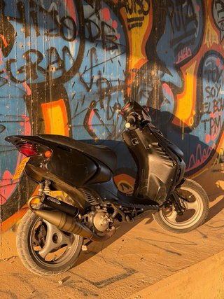 BETA ARK 49cc-70cc Scooter  CAMBIO POR MARCHAS