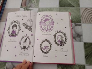 El gran libro de magia de Isadora y Mirabella