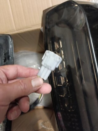 Nissan pilotos traseros led