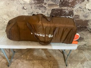 Cuna de viaje naranja