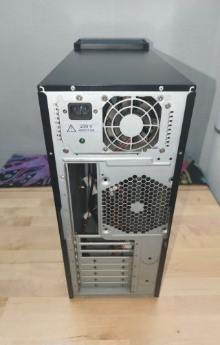 Caja PC Antec ATX + Fuente + Lector DVD y Tarjetas