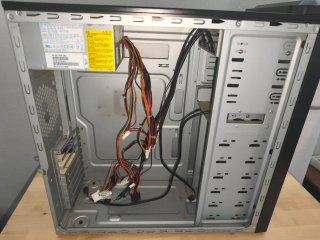 Caja PC Antec ATX + Fuente + Lector DVD y Tarjetas