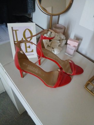 Zapatos de tacón MARYPAZ rojos