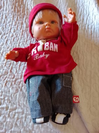 Muñeco Urban Baby con ropa