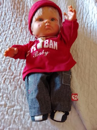 Muñeco Urban Baby con ropa