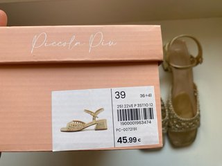Sandalias doradas tacón bajo