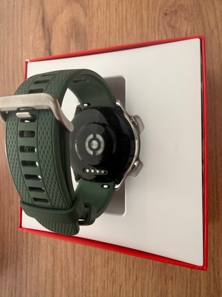 Reloj OnePlus Verde y Plateado