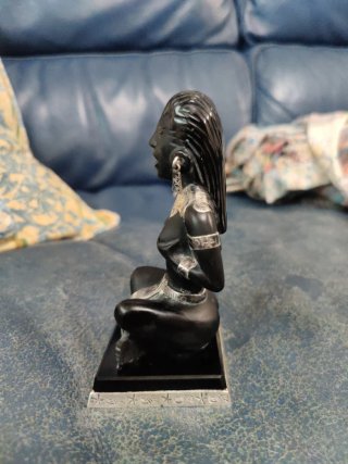 Figura de obsidiana y plata