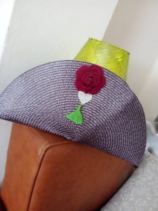 Monedero de rafia hecho a mano satin gris