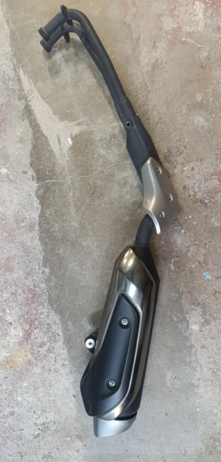Tubo de escape TMAX