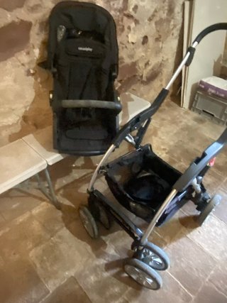 Carro de bebé negro