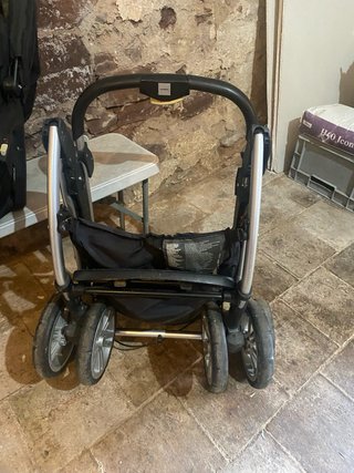 Carro de bebé negro