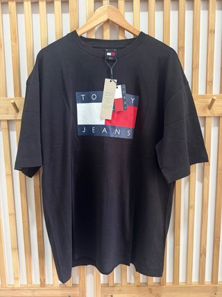 Camiseta Tommy Jeans Negra Talla M